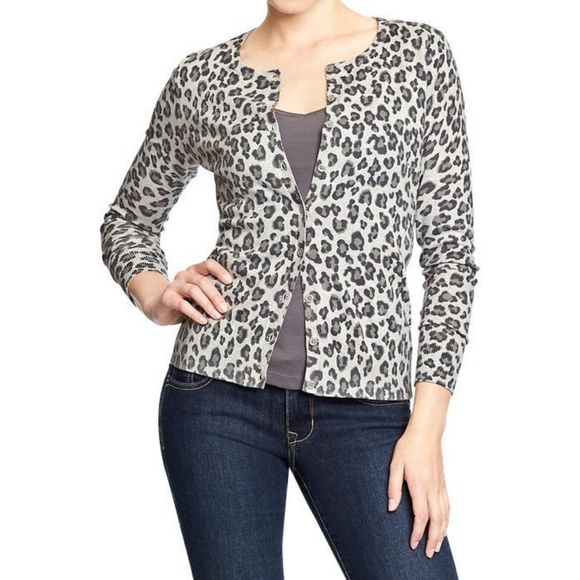 Old Navy Sweaters - ❄🐆 ON Grey Snow Leopard Cardigan ❄🐆
